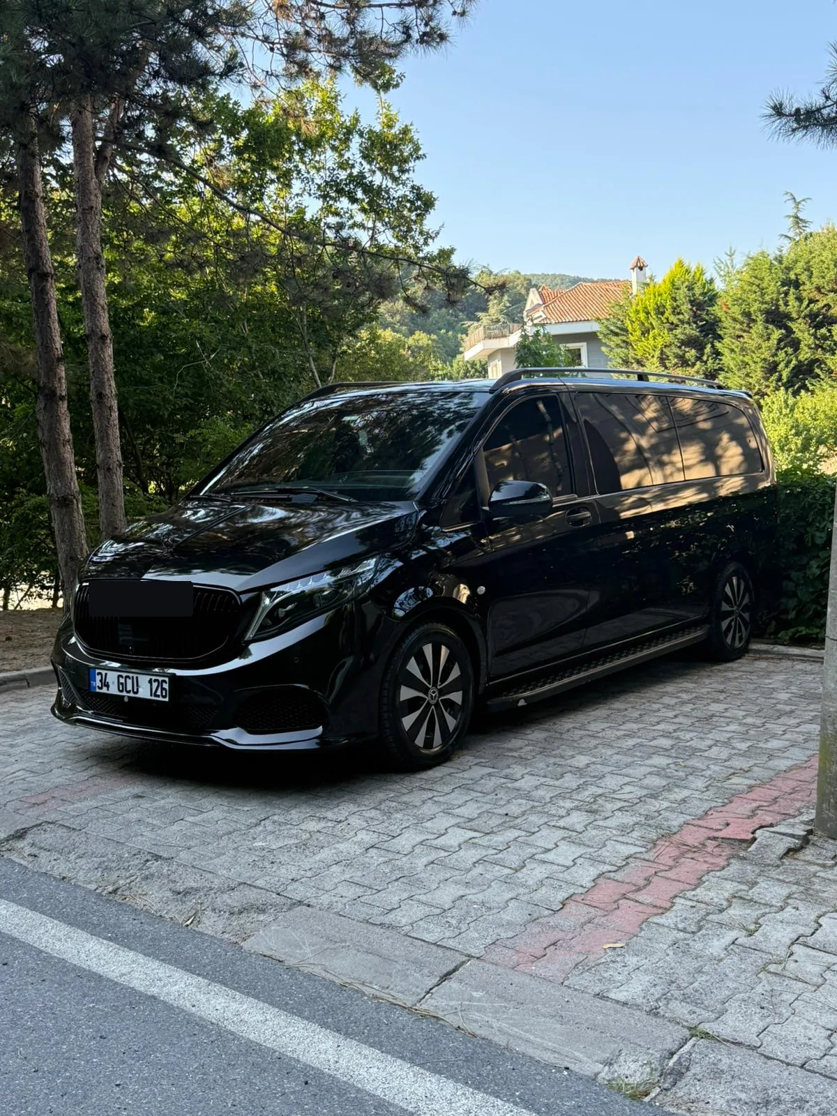 AKI Executive Transfer: VIP vehicle profile